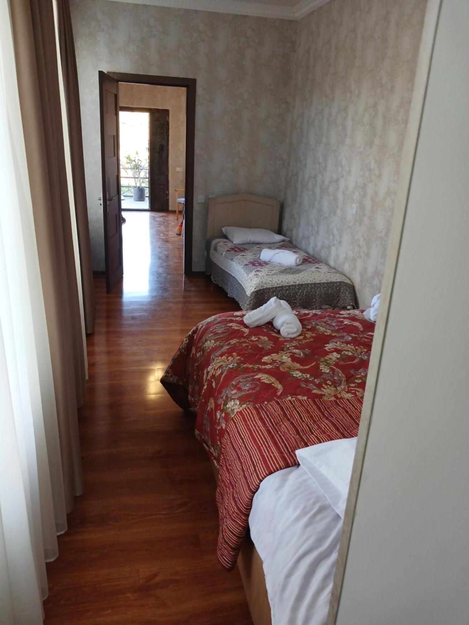 Guest House Nano Martvili Eksteriør bilde